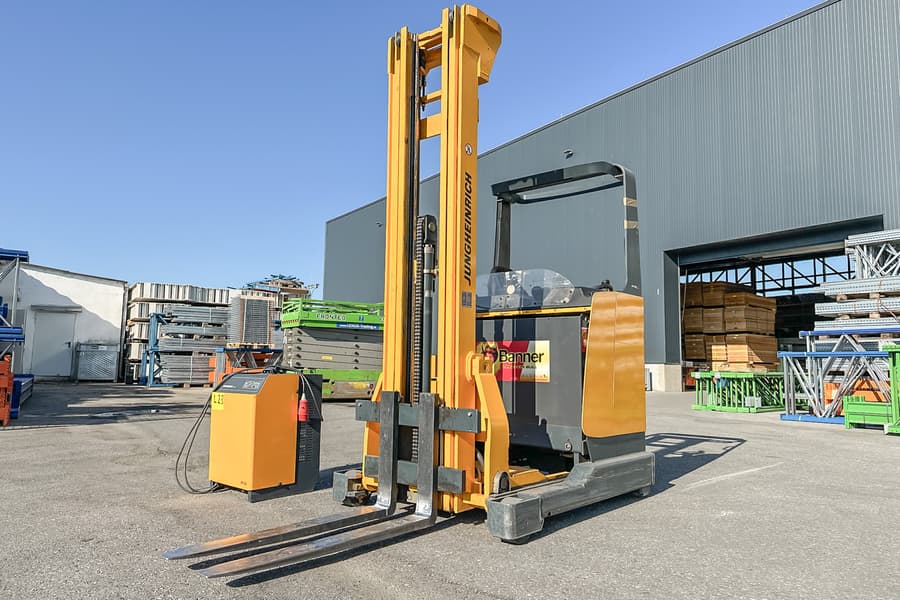 Elektro Schubmaststapler Jungheinrich ETV 112